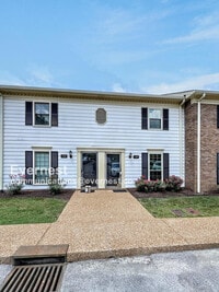 Building Photo - 719 Fox Ridge Dr