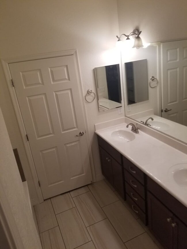 Building Photo - Rare, Single Level, Forest Springs Home! 3...