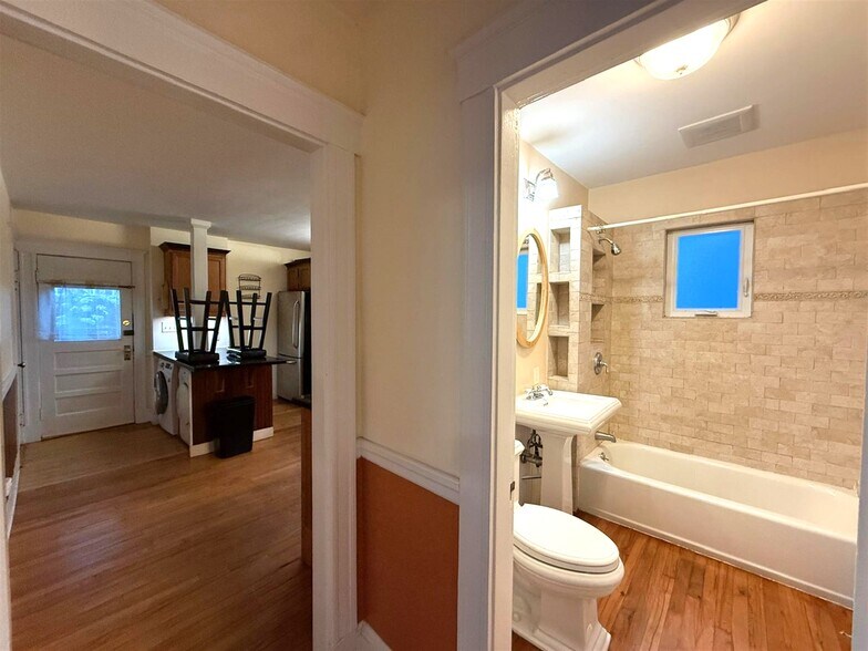 Building Photo - 67 Fairfax St