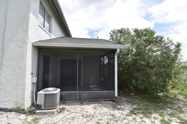 Building Photo - 2Bdrm 1.5Bath -- Townhome near UCF and Wat...