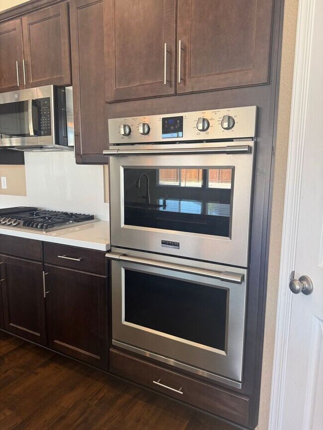 Building Photo - Beautiful Shadow Ridge Home in Spanish Spr...