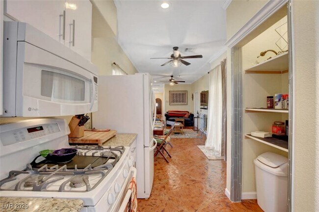 Building Photo - 481 Benedict Dr