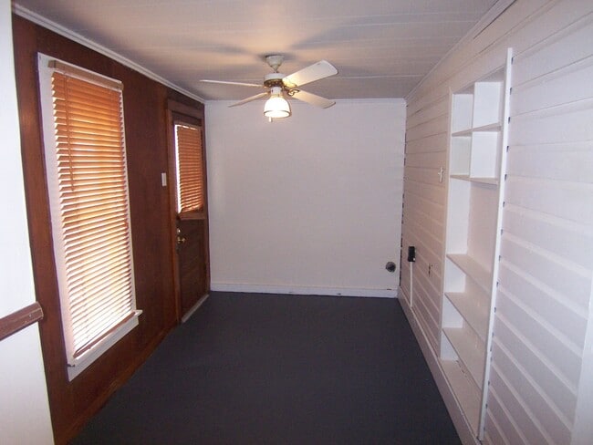 Building Photo - ****1711 Henry - Pineville off Claiborne St.