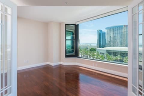Building Photo - 500 W Harbor Dr