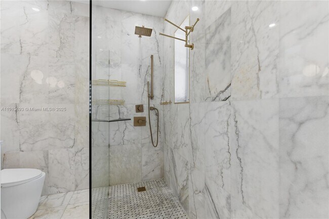 Building Photo - 1244 SW 13th Ave