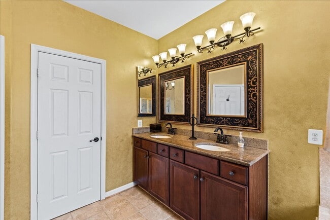 Building Photo - 3 Bed 3 Bath in 55+ Four Seasons Dumfries, VA