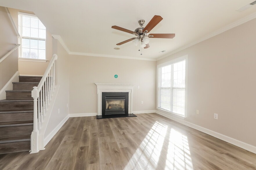 Building Photo - 3003 Trellis Ln