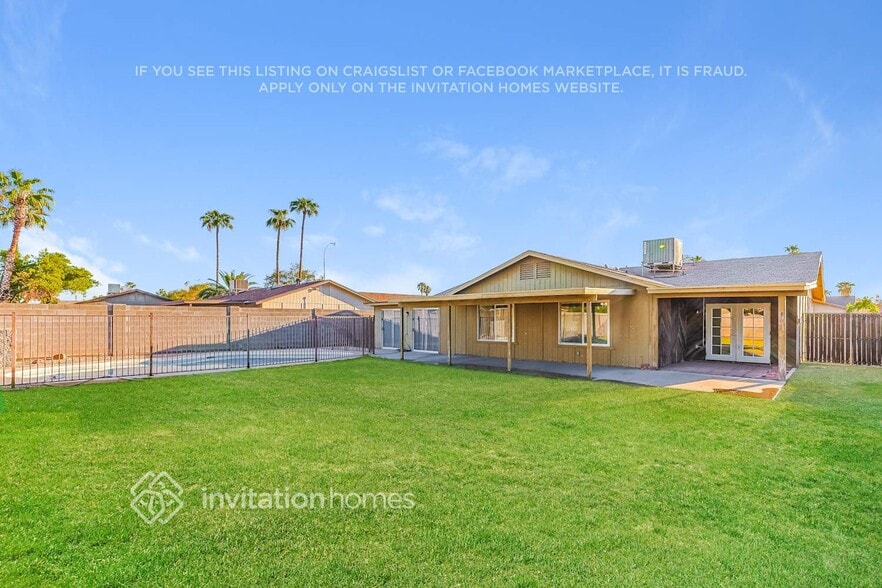 Building Photo - 512 N Los Feliz Dr