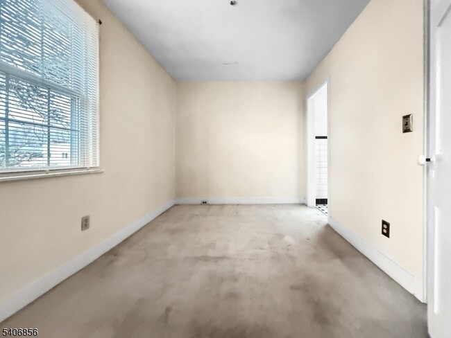 Building Photo - 416 Front St