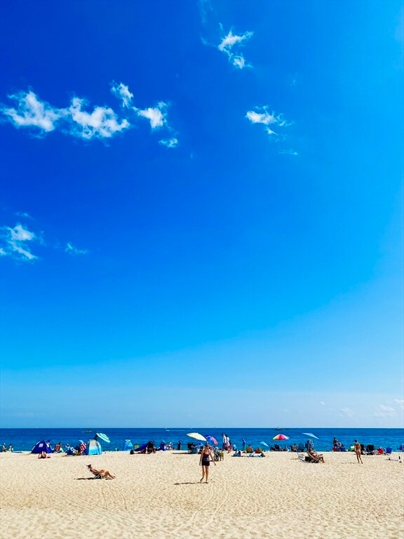 Building Photo - 62 Beach