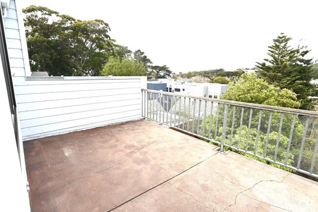 Building Photo - 1120 Clement St