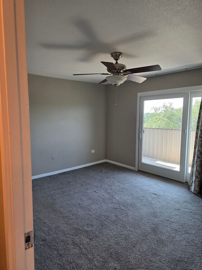 Building Photo - Remodeled 1 BDR in Capital Hill.  Location...