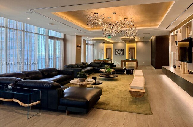 Building Photo - 488 NE 18th St