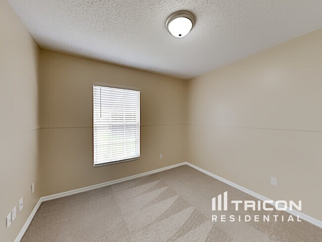Building Photo - 1583 Naples Cir