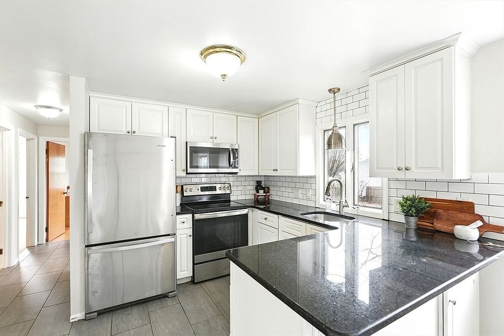 Building Photo - 52 Boulay Cir