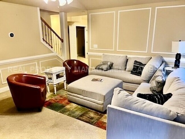 Building Photo - Hamby Oaks Basement For Rent!