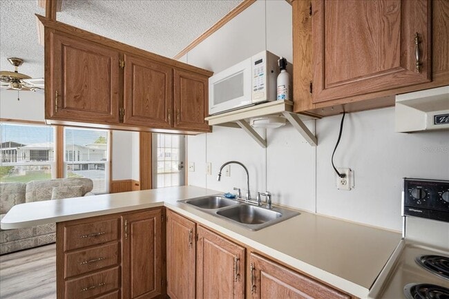 Building Photo - 35045 Cynthia Ave