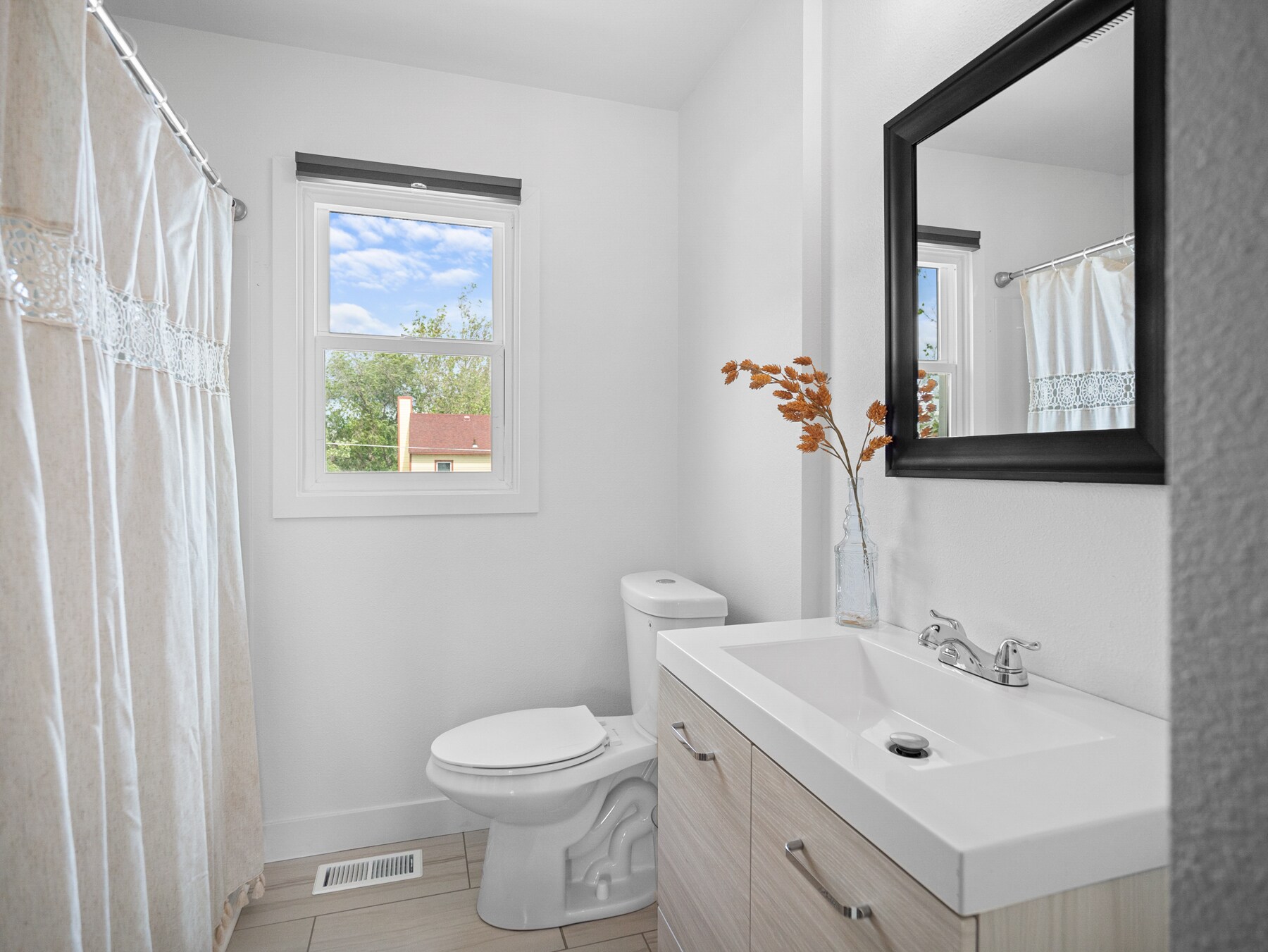 Building Photo - 1410 Swift Blvd