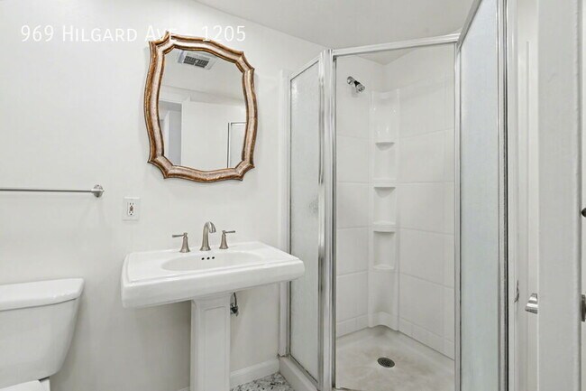 Building Photo - 969 Hilgard Ave