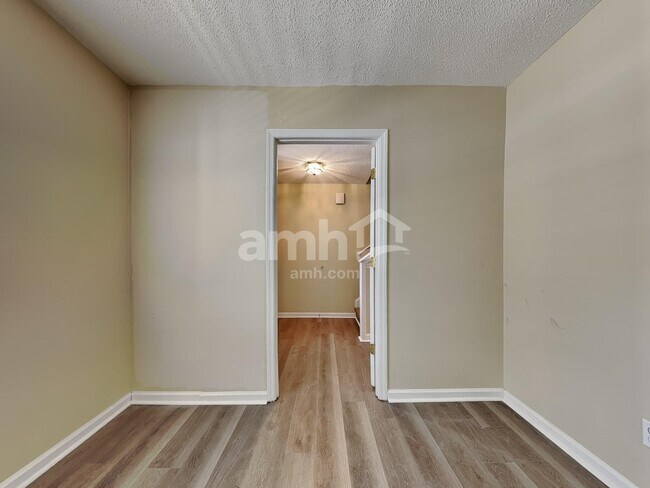 Building Photo - 14 Hidden Lakes Ln