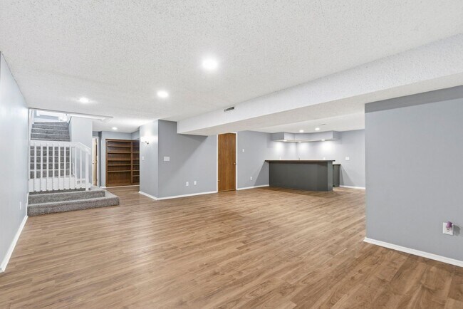 Building Photo - 3460 E Catalpa St