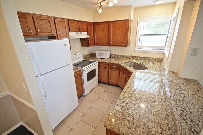 Building Photo - 2905 Antique Oaks Cir