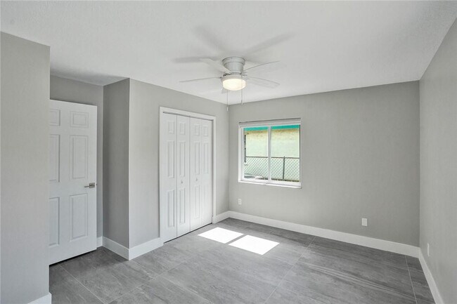 Building Photo - 11627 SW 50th St