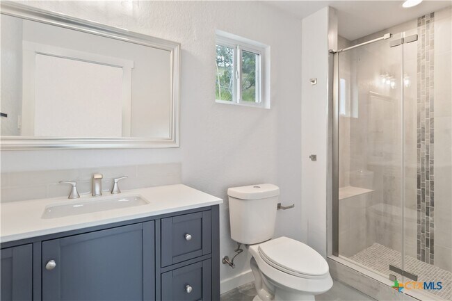 Building Photo - 462 Ledgeview Dr