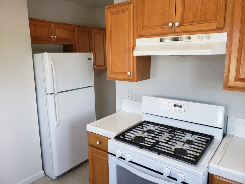 Building Photo - 817 N Wilton Pl