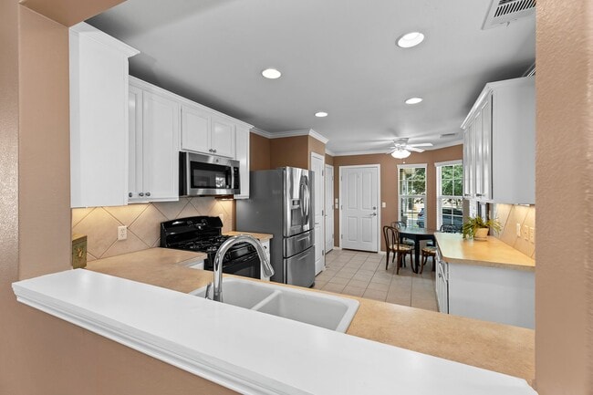 Building Photo - 132 Huntsville Cove