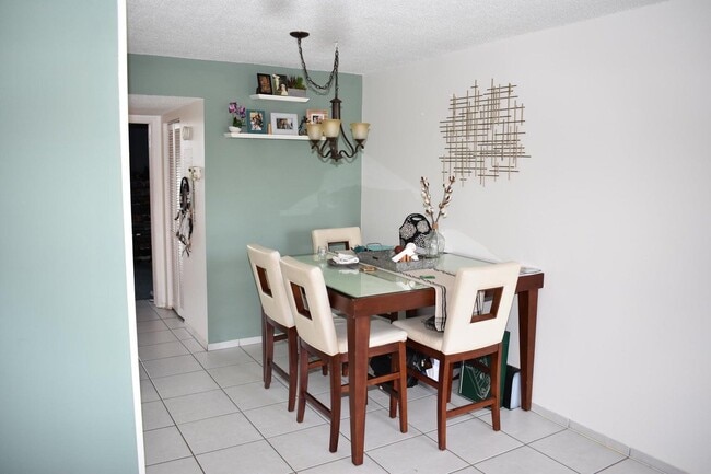 Building Photo - 1131 SE 4th St