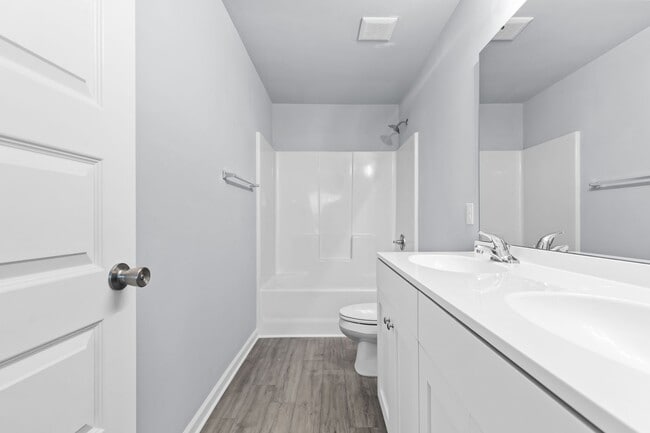 Building Photo - 132 Buckhorn Ave