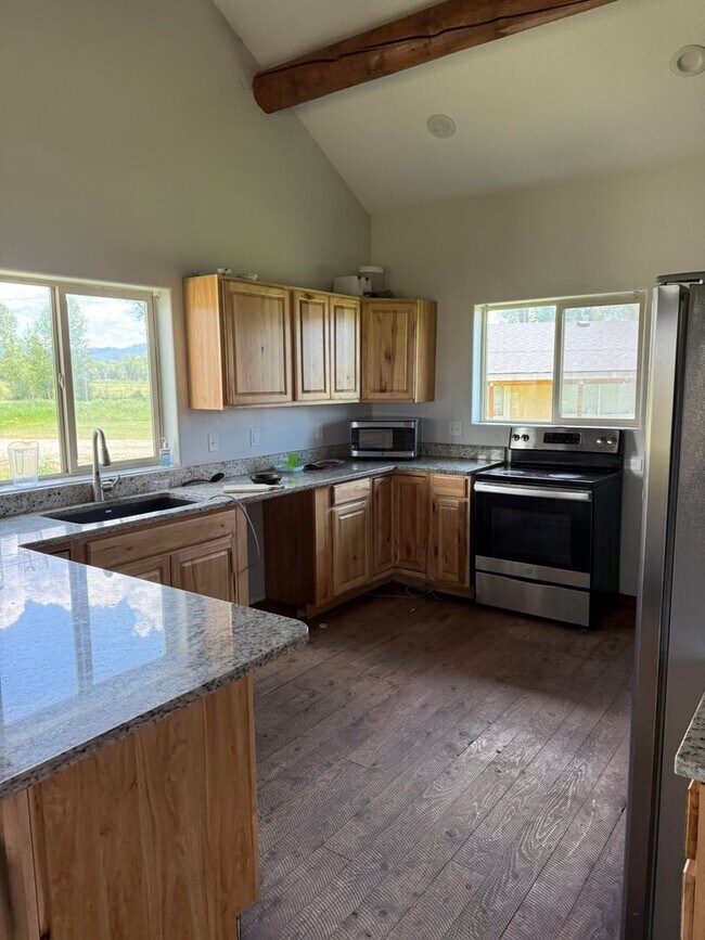 Building Photo - Beautiful Cabin in Victor