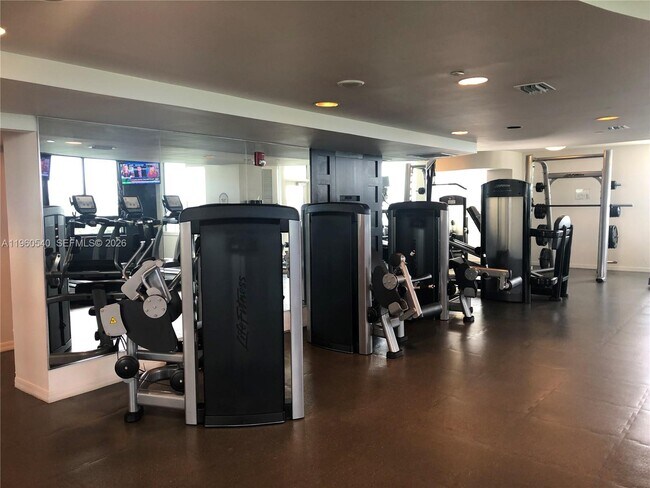 Building Photo - 1330 West Ave