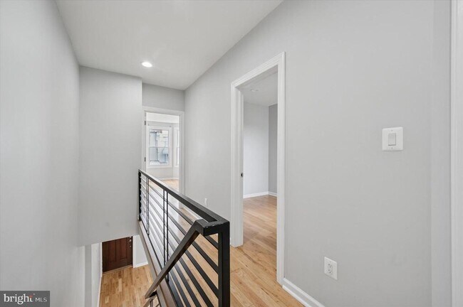 Building Photo - 3024 Redner St