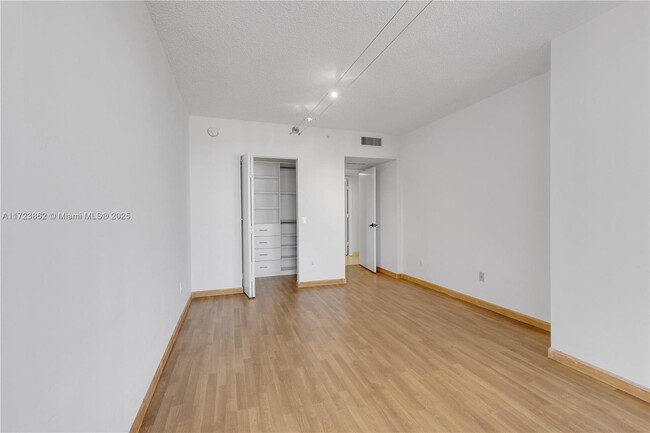 Building Photo - 21055 Yacht Club Dr