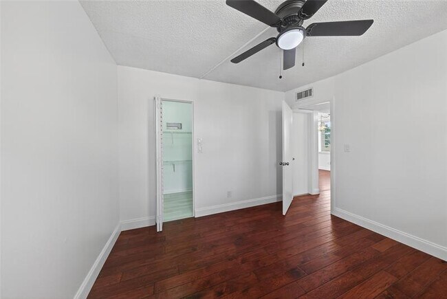 Building Photo - 6070 NW 64th Ave