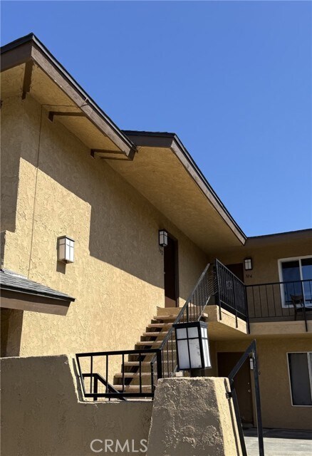 Building Photo - 302 E Blueridge Ave