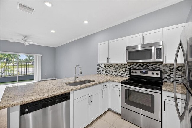 Building Photo - 13123 Kings Crossing Dr