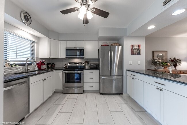 Building Photo - TURNKEY FURNISHED RENTAL ON GOLF COURSE. GROUND FLOOR UNIT