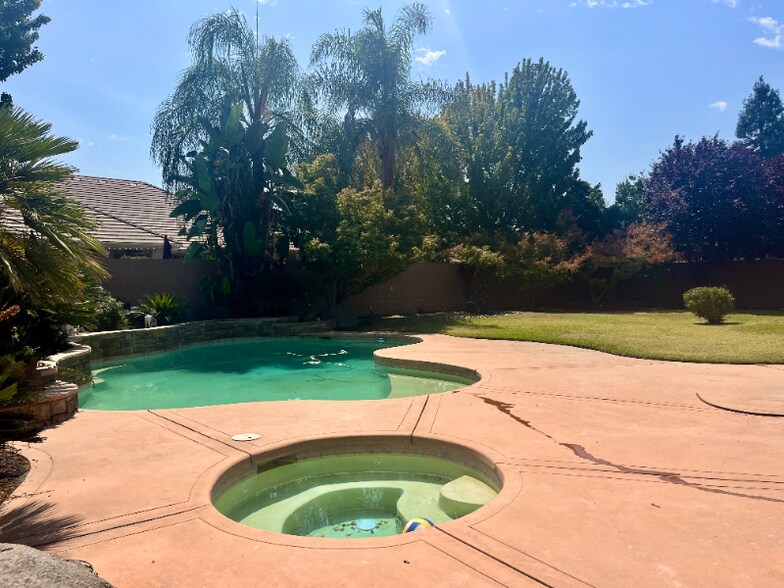 Building Photo - 4709 W Harold Ave