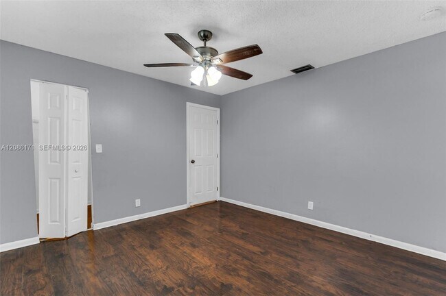 Building Photo - 608 SW 76th Terrace