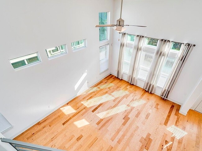 Building Photo - 2215 Capulet St