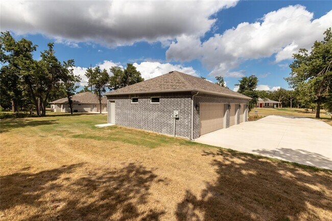 Building Photo - 1679 Kalidy Dr