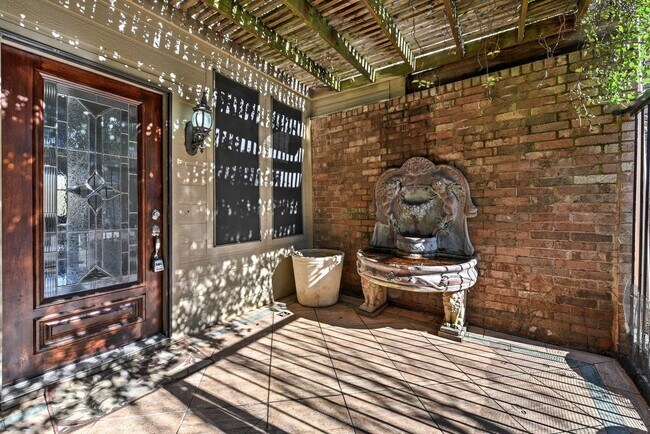 Building Photo - Completely remodeled and furnished Waterfront property!