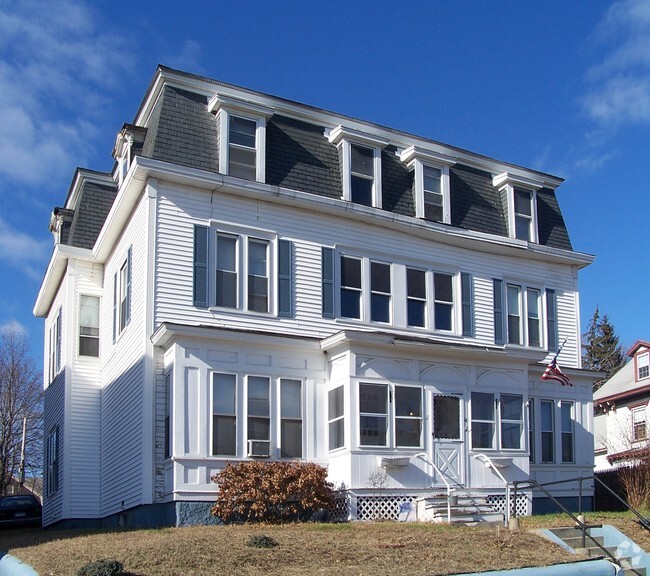 12 School St - 12 School St Leominster MA 01453 | Apartment Finder