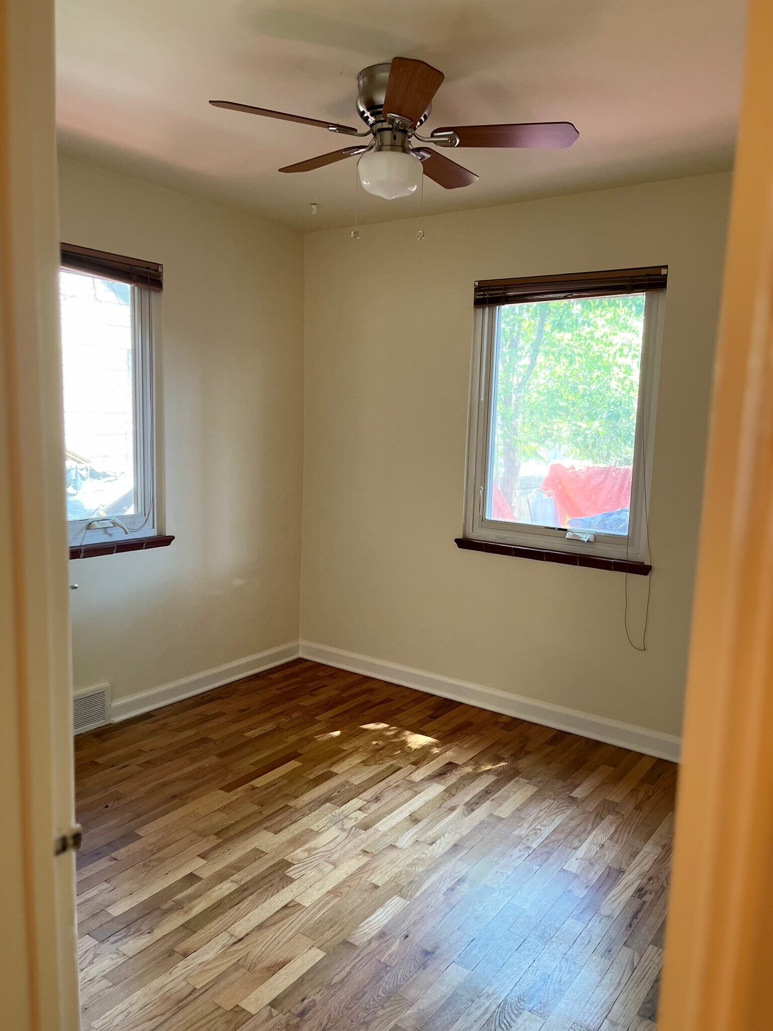 Building Photo - 812 18th St