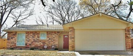 Building Photo - 302 Linkwood Dr