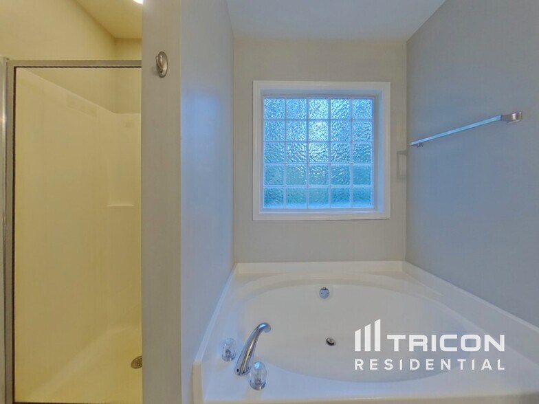 Building Photo - 150 Whetstone Way