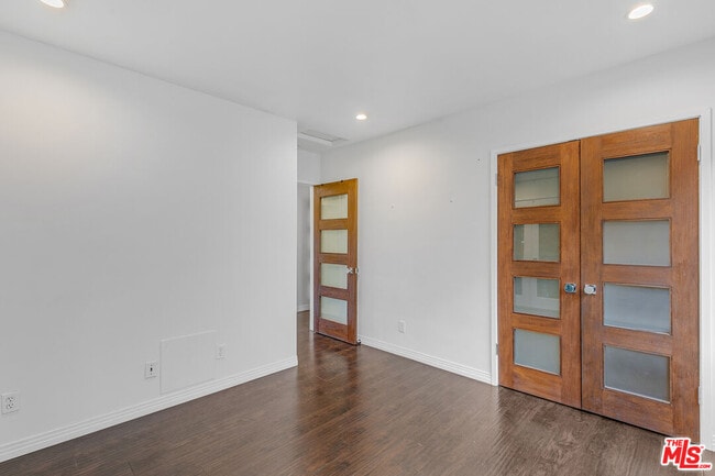 Building Photo - 3476 Troy Dr